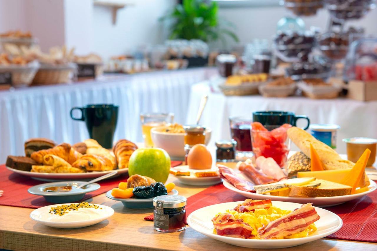 Meshal Hotel Manama Eksteriør billede